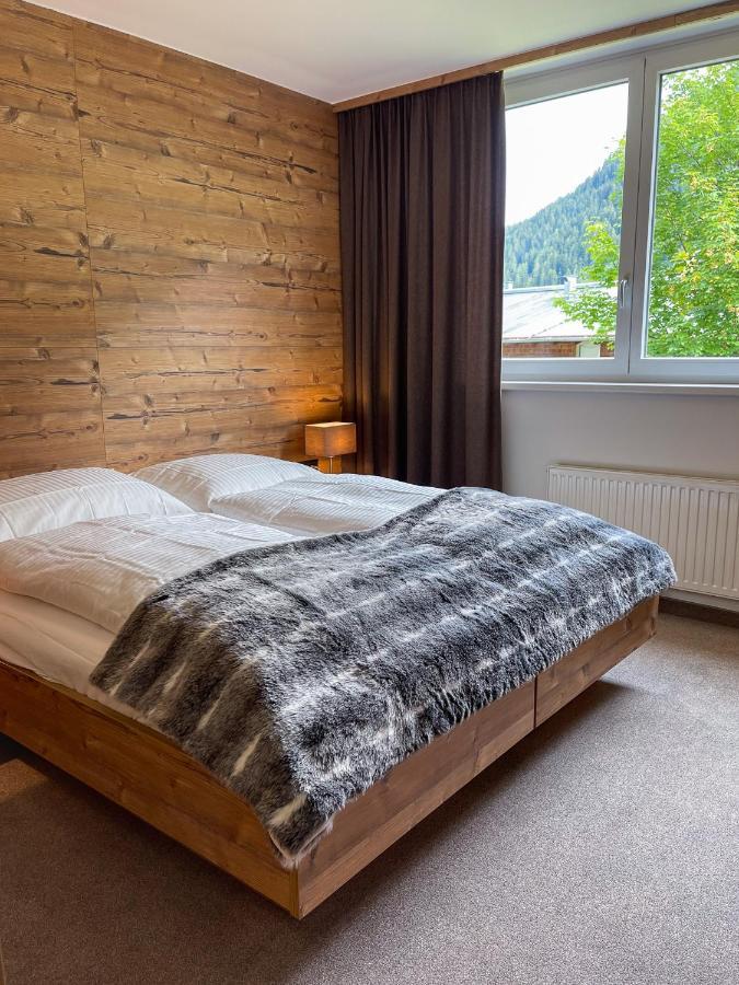 Chalet Lenzi Bed & Breakfast Sankt Anton am Arlberg Exterior photo